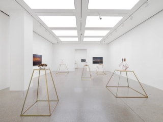 Marguerite Humeau, Dust, 2024. Photo © White Cube (Jeon Byung Cheol).