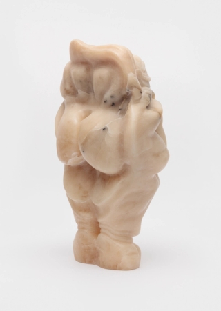 Marguerite Humeau, Venus of Hohle Fels, A 70-year-old female human has ingested a sloth's brain, 2018.