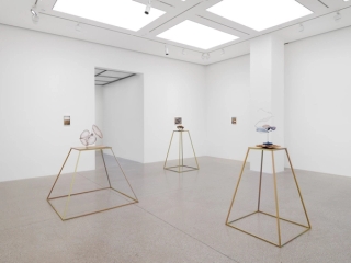 Marguerite Humeau, Dust, 2024. Photo © White Cube (Jeon Byung Cheol).