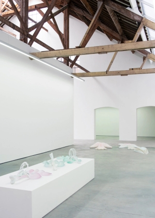 Marguerite Humeau, Mist, 2019. Julia Andréone.