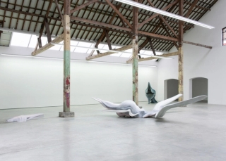 Marguerite Humeau, Mist, 2019. Julia Andréone.