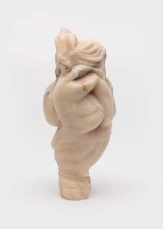 Marguerite Humeau, Venus of Hohle Fels, A 70-year-old female human has ingested a sloth's brain, 2018.