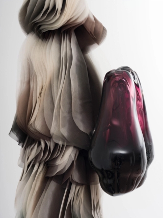 Marguerite Humeau, Skura (The Conference in the Air II), 2024.