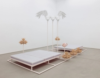 Marguerite Humeau, Harry's Body, 2017.