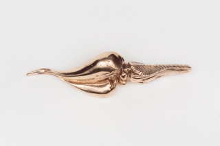 Marguerite Humeau, Shameless Venus, A 20-year-old female human has ingested a mole's brain, 2018.