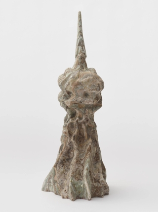 Marguerite Humeau, Fimbria, 2025.