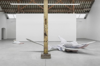 Marguerite Humeau, Mist, 2019. Eden Krsmanovic.
