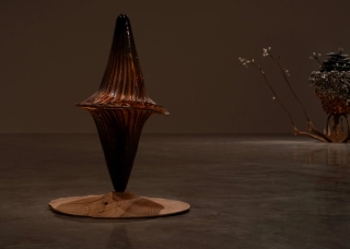 Marguerite Humeau, meys, 2023. White Cube (Julia Andréone