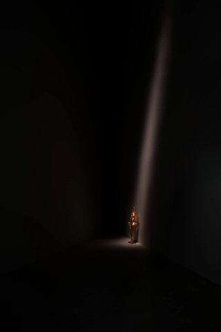 Marguerite Humeau, Torches, 2025. Mathilde Agius