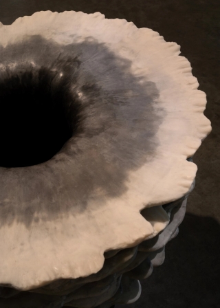Marguerite Humeau, meys, 2023. White Cube (Julia Andréone