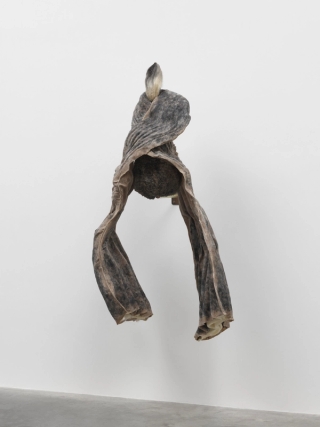 Marguerite Humeau, Skinu (The Conference in the Air IV-I “Flying Nest”), 2024.