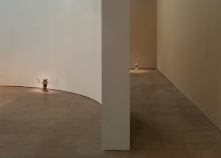Marguerite Humeau, Torches, 2025. Julia Andréone.