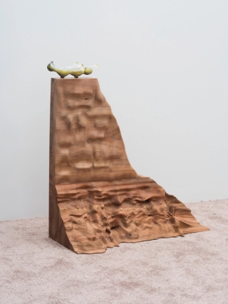 Marguerite Humeau, Skei (The Flask), 2024.