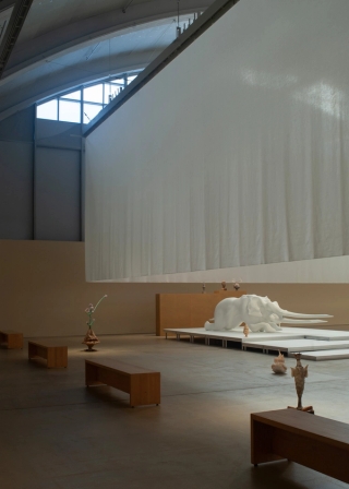 Marguerite Humeau, Torches, 2025. Julia Andréone.