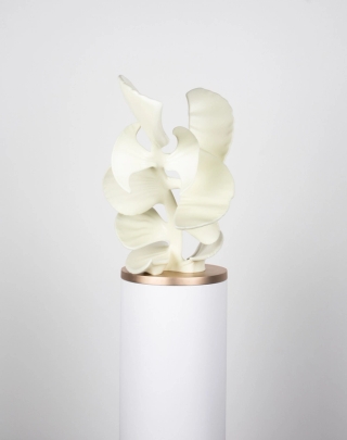 Marguerite Humeau, Ambedo, 2021.