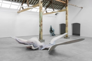 Marguerite Humeau, Mist, 2019. Eden Krsmanovic.