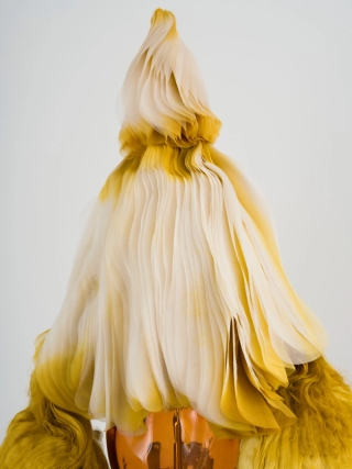 Marguerite Humeau, Skipe (The Conference in the Air I), 2024.