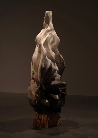Marguerite Humeau, meys, 2023. White Cube (Julia Andréone
