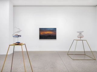 Marguerite Humeau, Dust, 2024. Photo © White Cube (Jeon Byung Cheol).
