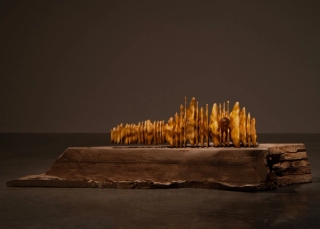 Marguerite Humeau, meys, 2023. White Cube (Julia Andréone