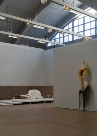 Marguerite Humeau, Torches, 2025. Julia Andréone.