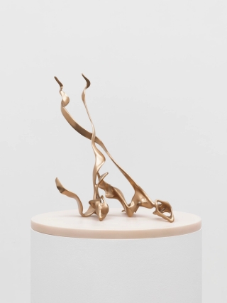 Marguerite Humeau, Xeno, 2023.