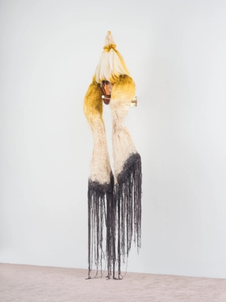 Marguerite Humeau, Skipe (The Conference in the Air I), 2024.