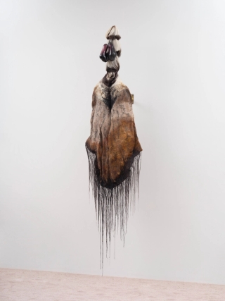 Marguerite Humeau, Skura (The Conference in the Air II), 2024.