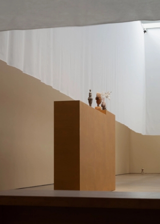 Marguerite Humeau, Torches, 2025. Julia Andréone.