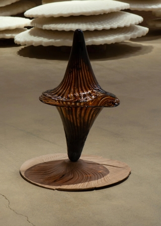 Marguerite Humeau, Torches, 2025. Julia Andréone.