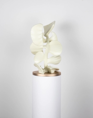 Marguerite Humeau, Ambedo, 2021.