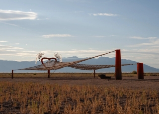 Marguerite Humeau, Orisons, 2023.