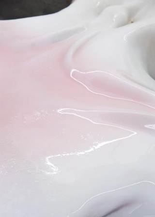 Marguerite Humeau, Mist, 2019. Julia Andréone.