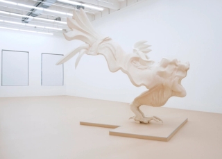 Marguerite Humeau, Sphinx Otto Has Absorbed Humankind, 2017.