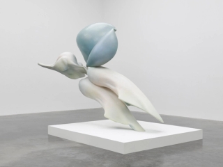 Marguerite Humeau, La Niña (Migrations), 2022.