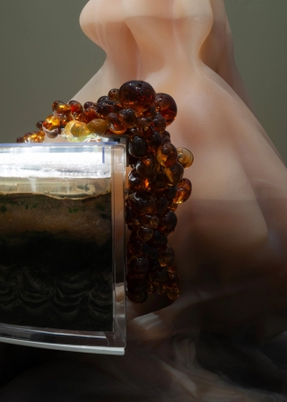 Marguerite Humeau, Torches, 2025. Julia Andréone.
