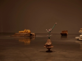 Marguerite Humeau, meys, 2023. White Cube (Ollie Hammick).