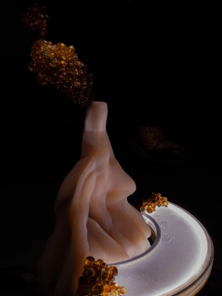Marguerite Humeau, Torches, 2025. Mathilde Agius