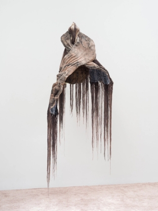 Marguerite Humeau, Skentu (The Conference in the Air IV-II “Nest”), 2024.