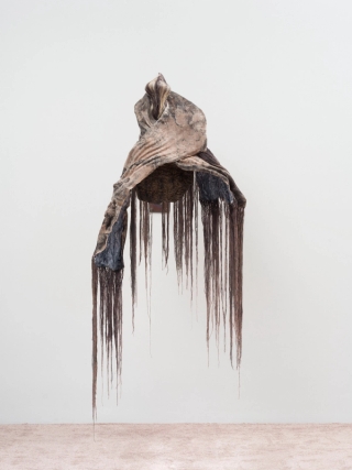 Marguerite Humeau, Skentu (The Conference in the Air IV-II “Nest”), 2024.