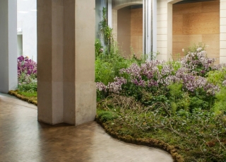 Marguerite Humeau, Levitation, 2021.