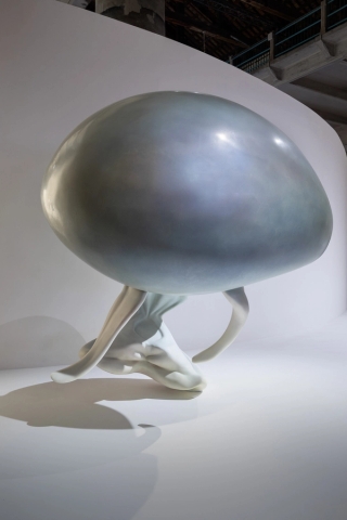 Marguerite Humeau, Migrations, The Milk of Dreams, 2022. Roberto Marossi.