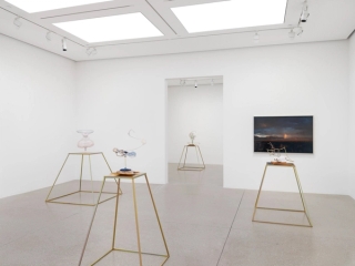 Marguerite Humeau, Dust, 2024. Photo © White Cube (Jeon Byung Cheol).