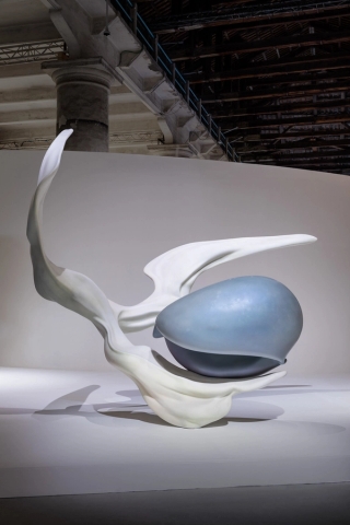 Marguerite Humeau, Migrations, The Milk of Dreams, 2022. Roberto Marossi.