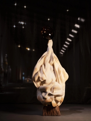 Marguerite Humeau, Torches, 2025. Mathilde Agius