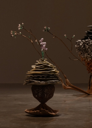 Marguerite Humeau, meys, 2023. White Cube (Julia Andréone