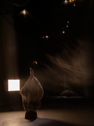 Marguerite Humeau, Torches, 2025. Mathilde Agius