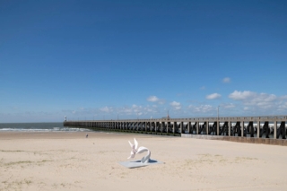 Marguerite Humeau, The Dancer V, Beaufort 21, 2021. Filip Claessens.