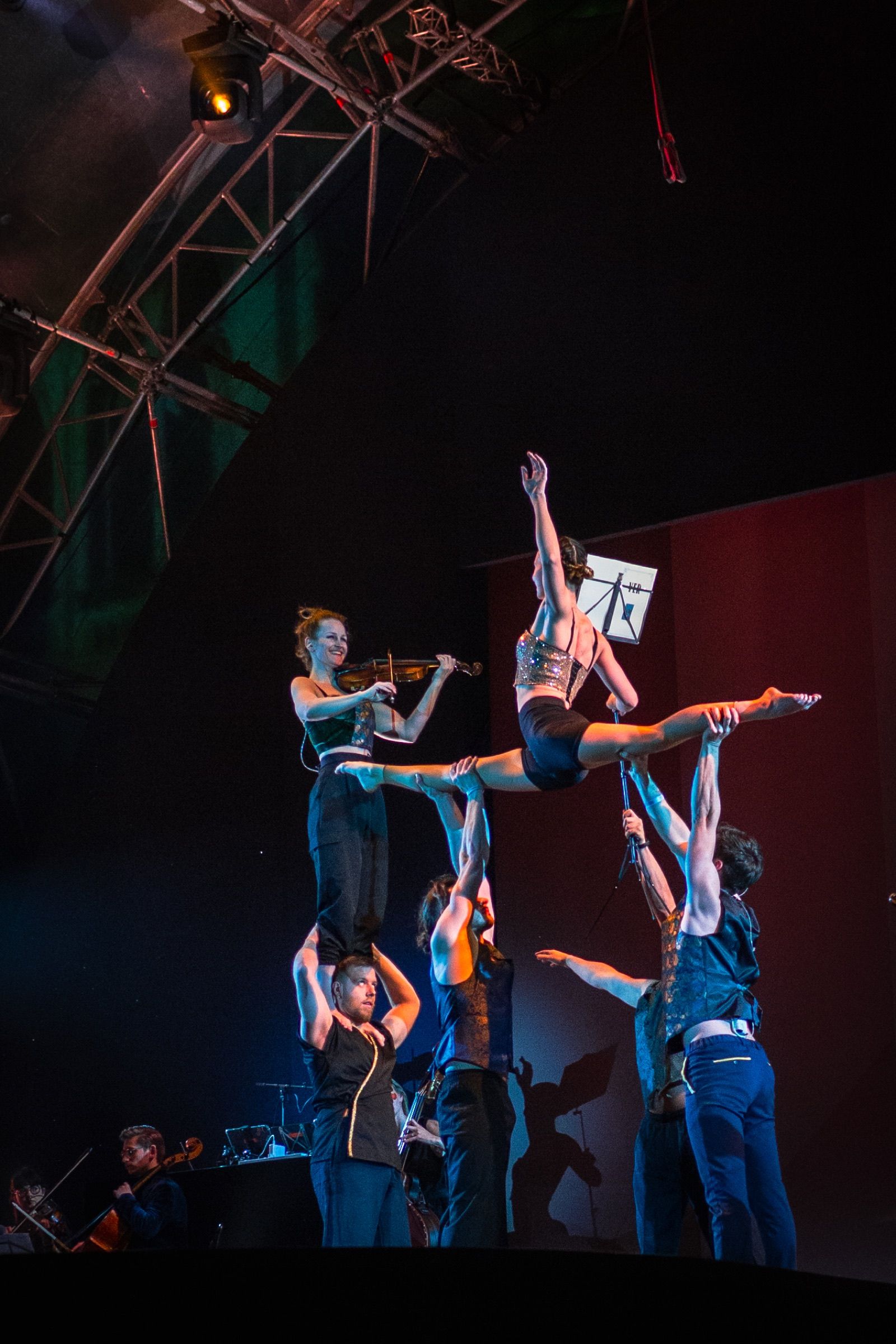 VER by The Freestyle Orchestra — performance photo 4
