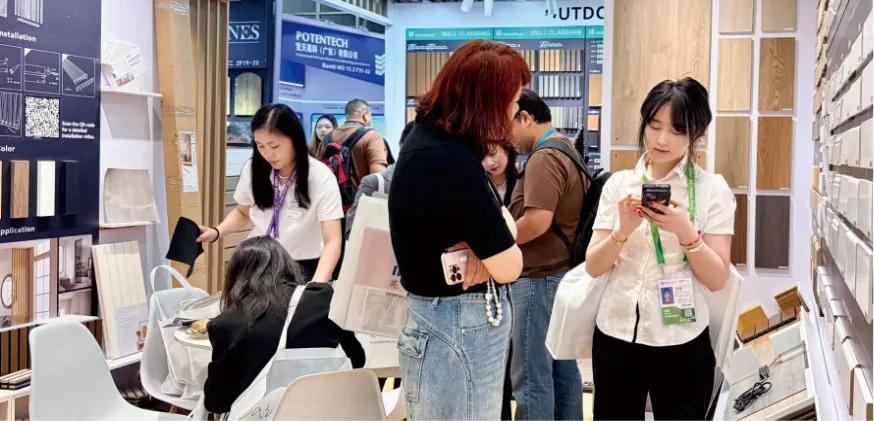 INTCO DECOR at an international trade fair (7 of 8)